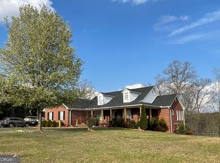 637 Lakeview Dr, Newborn, GA 30056