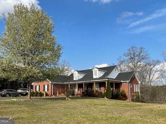 637 Lakeview Dr, Newborn, GA 30056