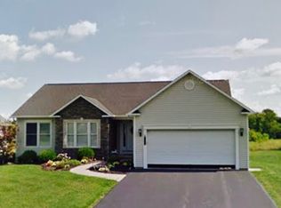 1060 Whisper Ridge Dr, Chittenango, NY 13037