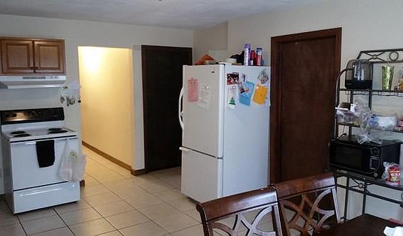 4th image of 256 Jefferson Ave