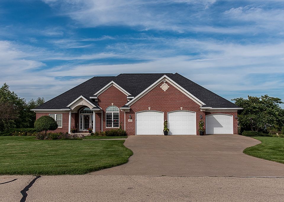 1st image of 9190 Royal Wood Dr