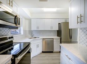 18081 SE Country Club Dr, Jupiter, FL