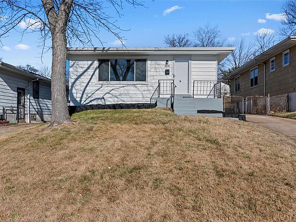 2nd image of 2557 Shirley Ave