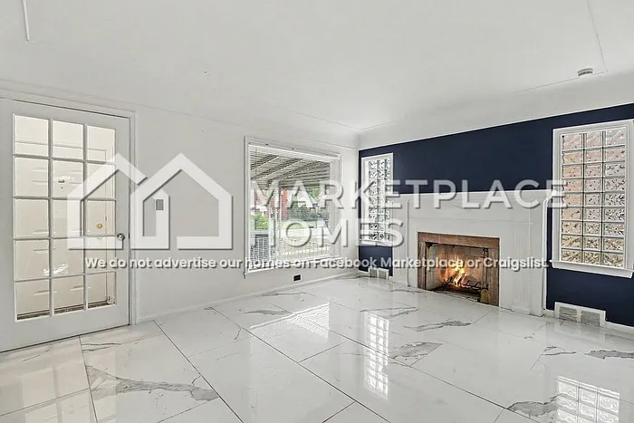 3 bed, 1.5 bath, 1034 sqft, $1,350 — Photo 3