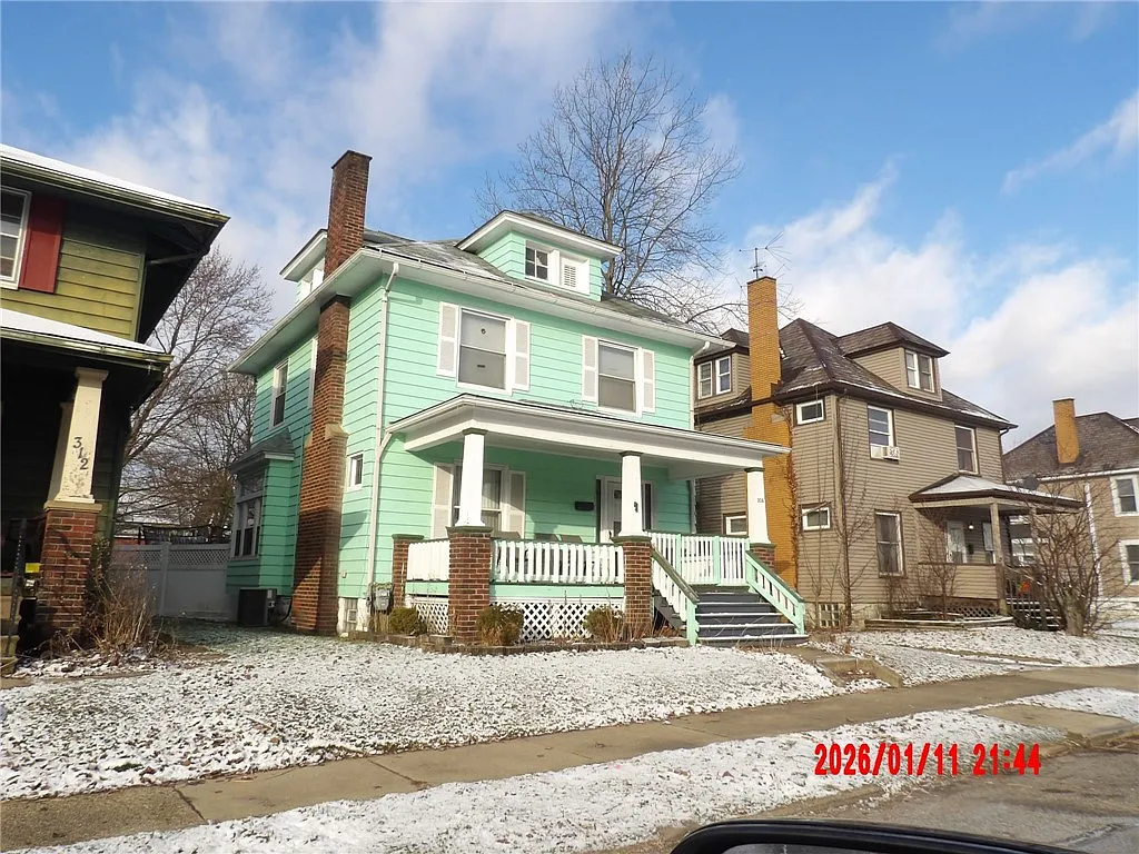 304 Spruce Ave photo 1