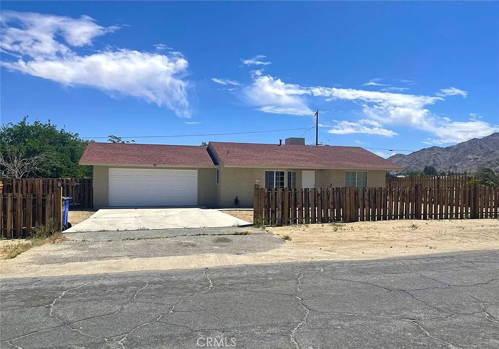 2 bed, 873 sqft, $1,550 — Photo 1