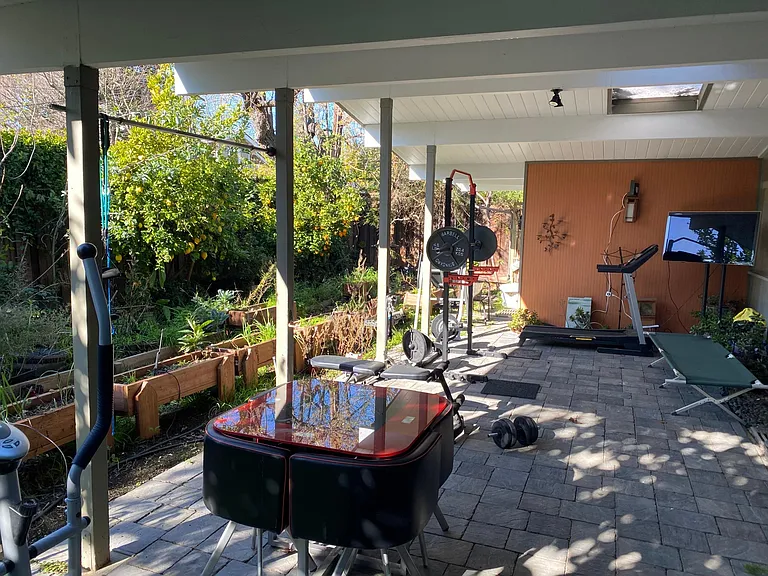 3372 Middlefield Rd — Photo 25