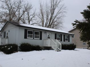 207 3rd St NE, Dodge Center, MN 55927