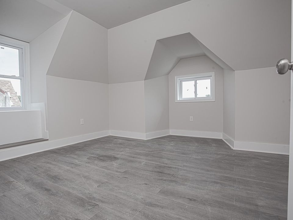 1st image of 1408 S 58th St #14