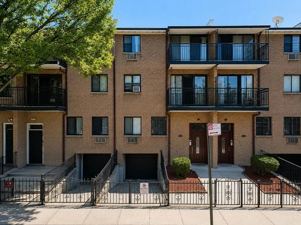 86-20 57th Rd #5, Elmhurst, NY 11373