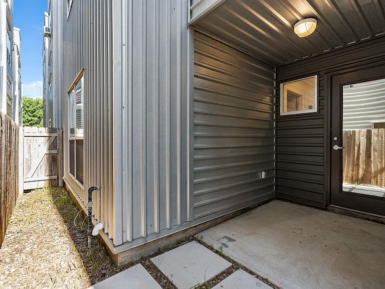 349 Sydnor St — Photo 30