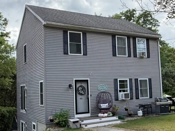 20 Memorial St, Baldwinville, MA 01436