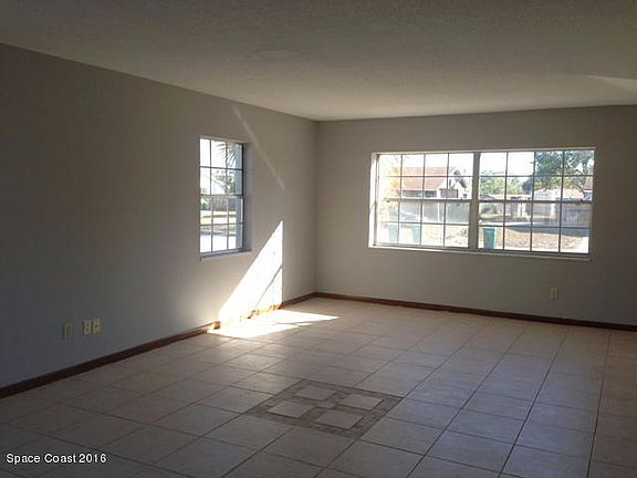 4th image of 4196 Holder Park Dr