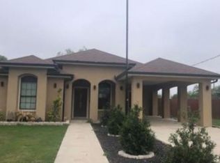 411 S Grove St, Uvalde, TX 78801