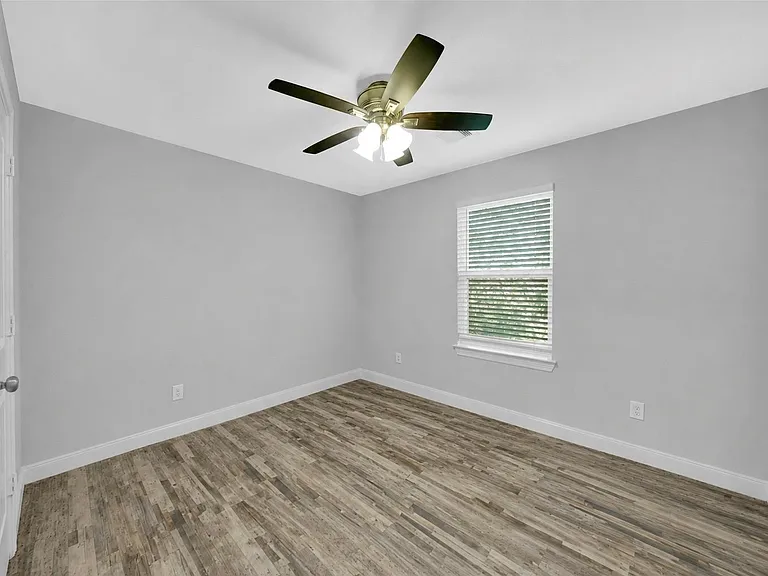 4732 Carmen St #B — Photo 18