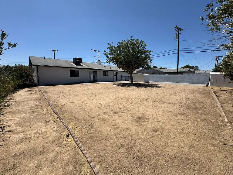 21519 Everett Dr — Photo 12