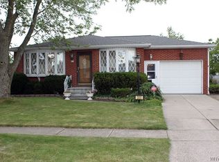 300 Enez Dr, Depew, NY 14043