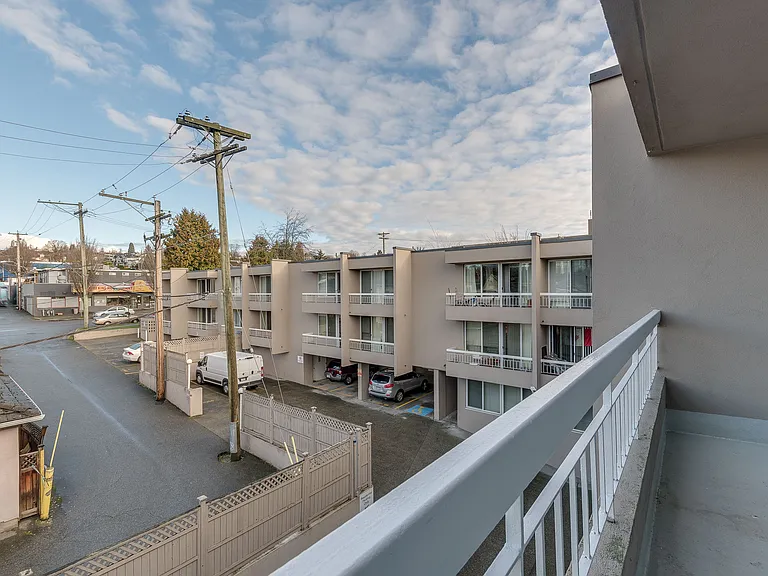 695 SE Marine Dr #605 — Photo 26