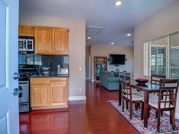 4th image of 7058 Fulton St Unit 4