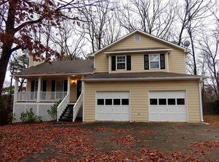 210 Daileys Plantation Dr, McDonough, GA