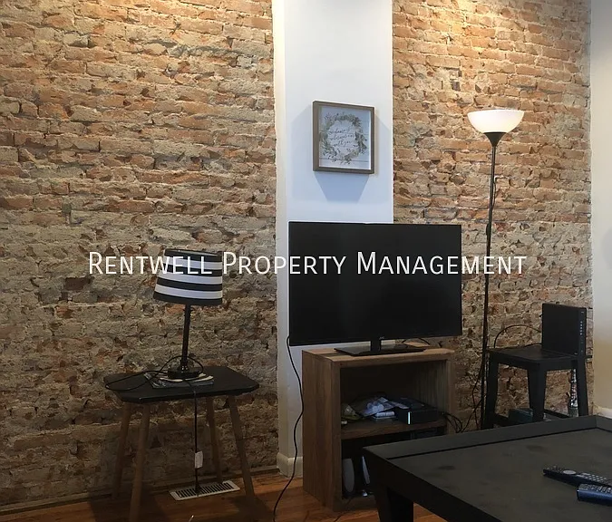 208 East St — Photo 19