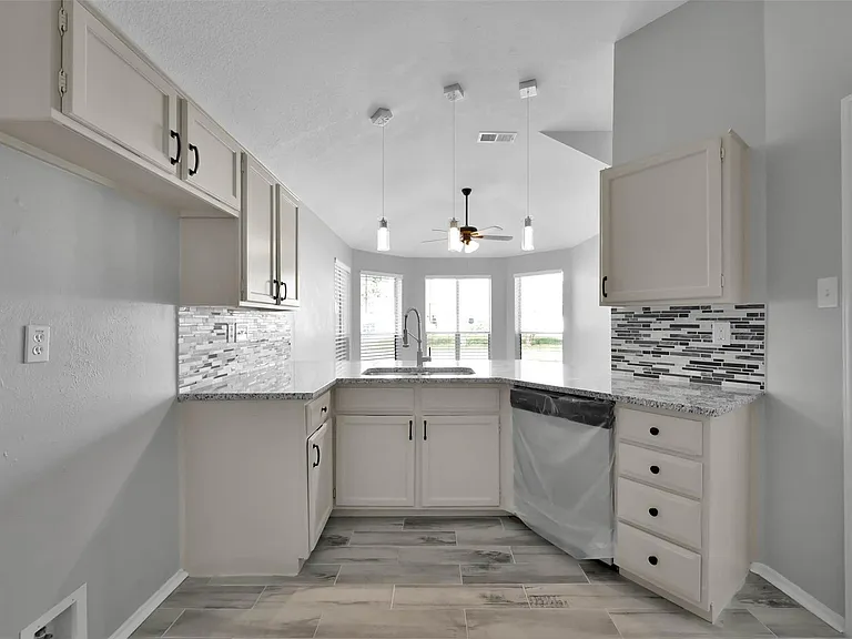 2306 Piddler Dr — Photo 12