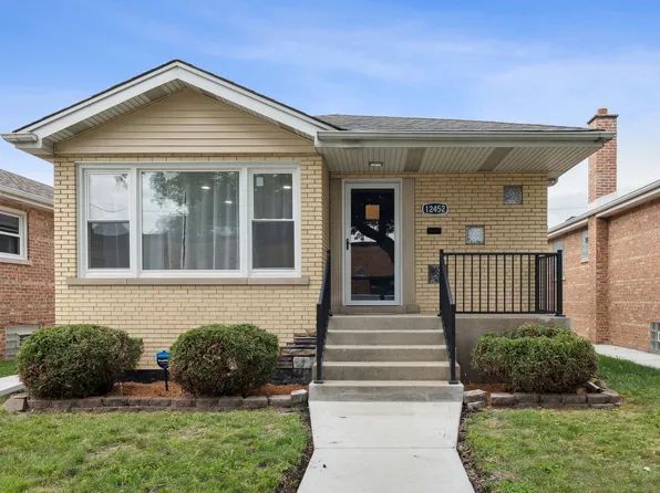 12452 S Laflin St, Calumet Park, IL 60827