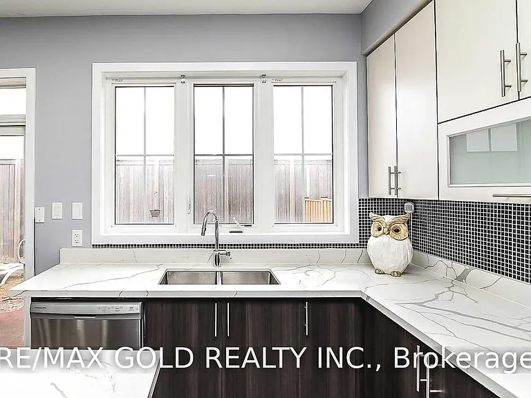 206 Crafter Cres — Photo 14
