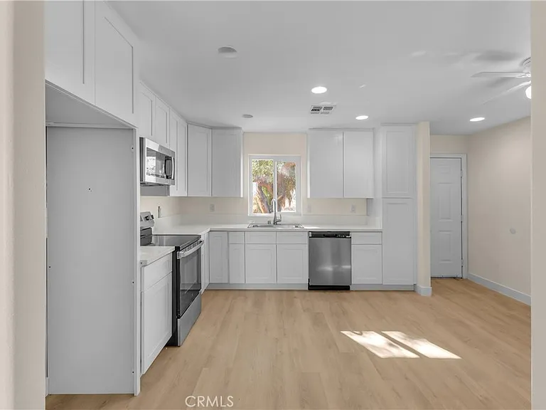 1341 Beach Club Dr — Photo 7