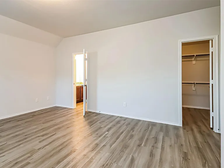 2751 Madison Ct — Photo 8