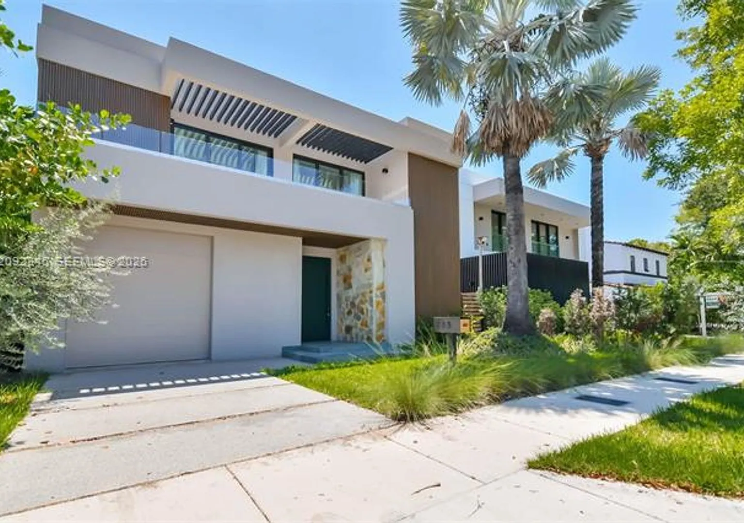 135 SW 29th Rd # 135, Miami, FL 33129 — Photo 1