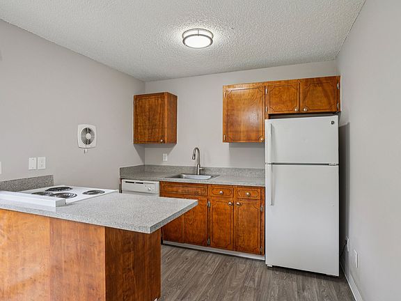 5th image of 12600 SE River Rd #530