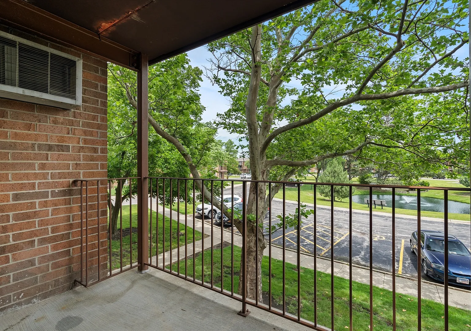 2 bed, $1,900 — Photo 2