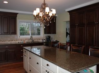 1172 Yorkshire Rd, Grosse Pointe Park, MI 48230