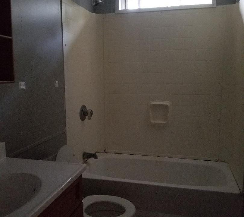 2nd image of 1402 4th St Trlr 30
