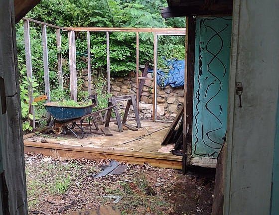 2nd image of 912 Pine St