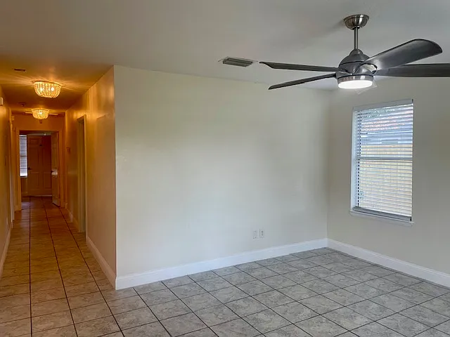 3 bed, 1125 sqft, $2,675 — Photo 4
