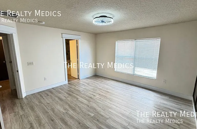 1040 Elderberry Dr — Photo 46