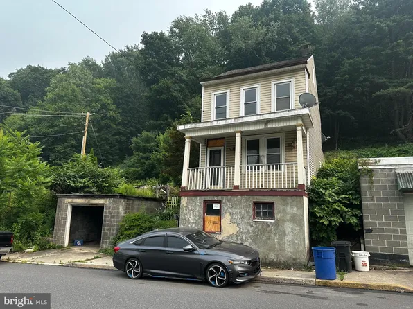 415 Peacock St, Pottsville, PA 17901