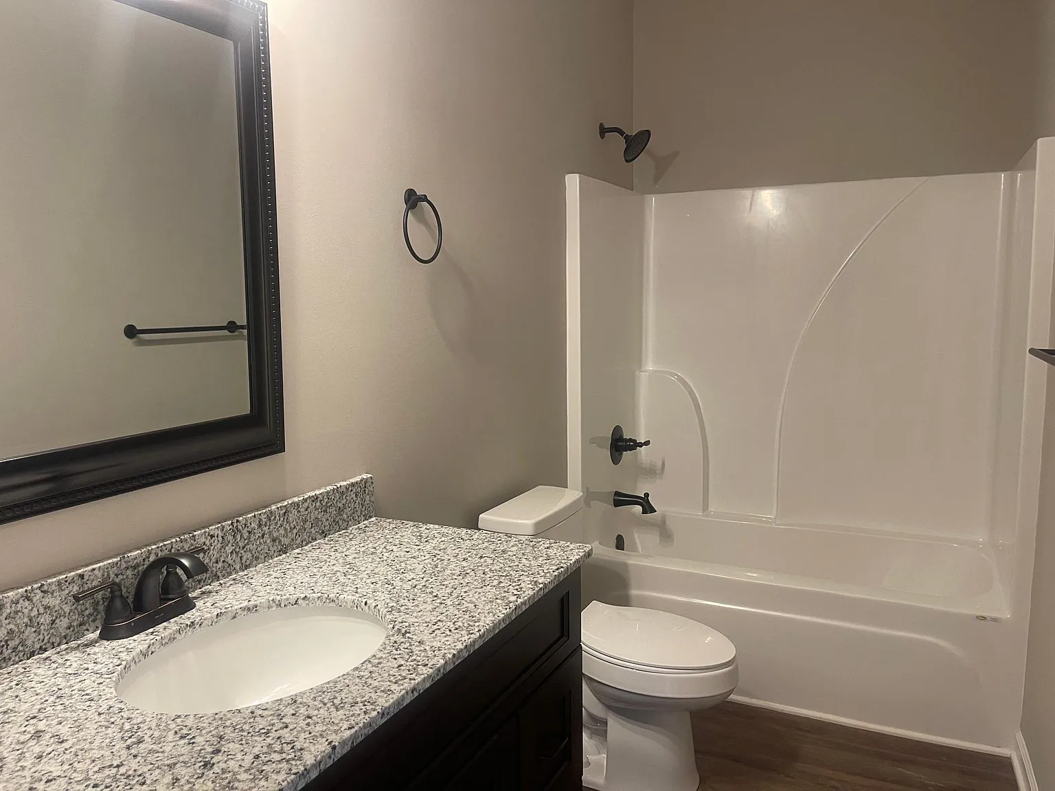 2 bed, 740 sqft, $1,400 — Photo 3