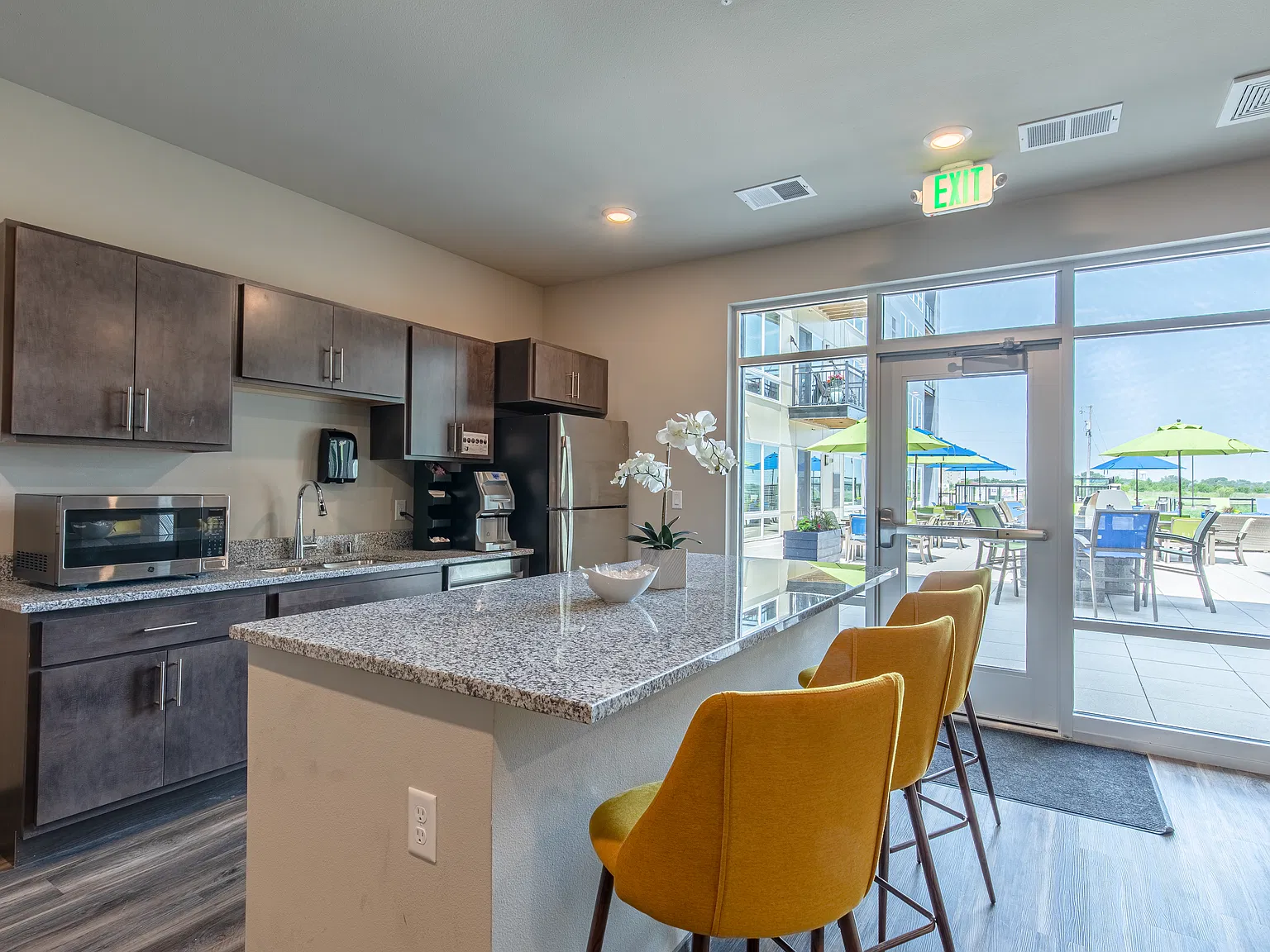 Solaris on Main — Photo 3