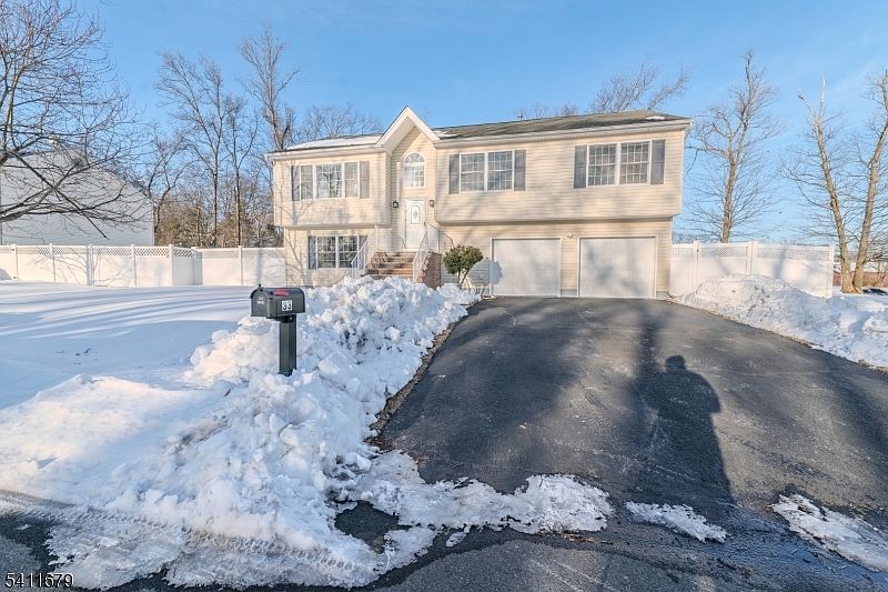 1st image of 33 Viking Ave