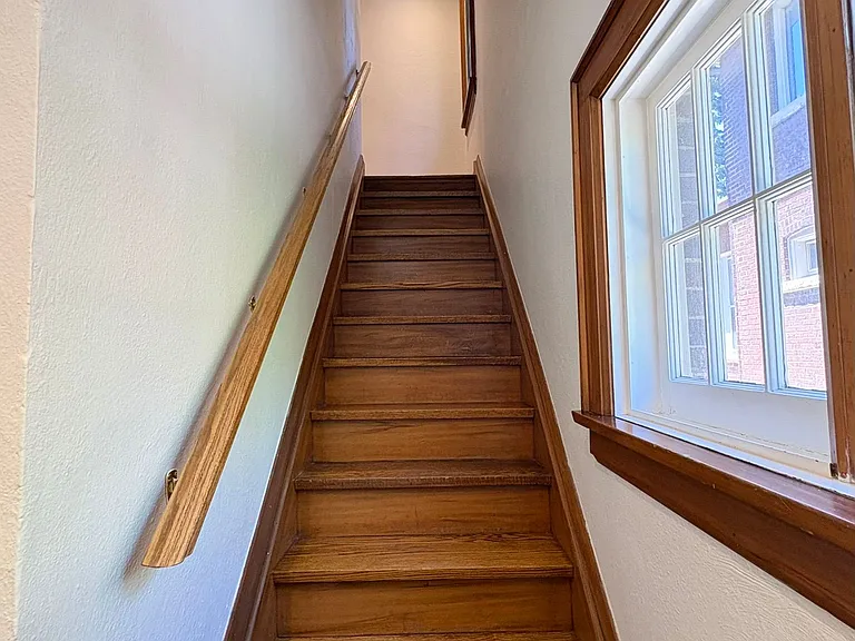 18 Servington Cres — Photo 3