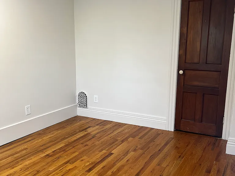 14 Oxford St #3 — Photo 11