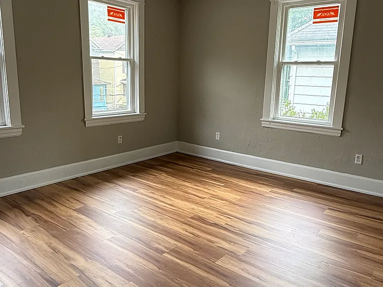 401-403 Highland Ave — Photo 12
