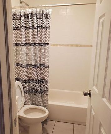 2nd image of 4011 Bronxwood Ave