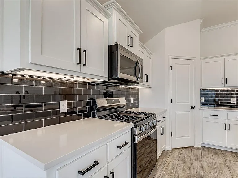 18025 Sunny Stone Ct — Photo 3