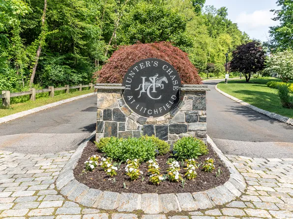 379 Hunter's Drive, Litchfield, CT 06759