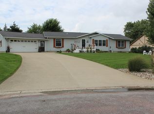 607 Dakota St, Glidden, IA 51443