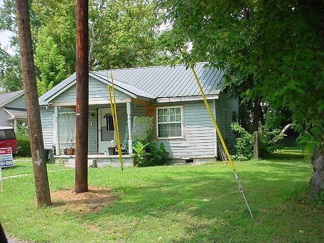 1st image of 402 6th Ave NW